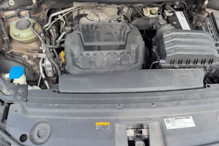 Used Volkswagen Viloran 2020 330TSI Luxury Edition Engine Bay