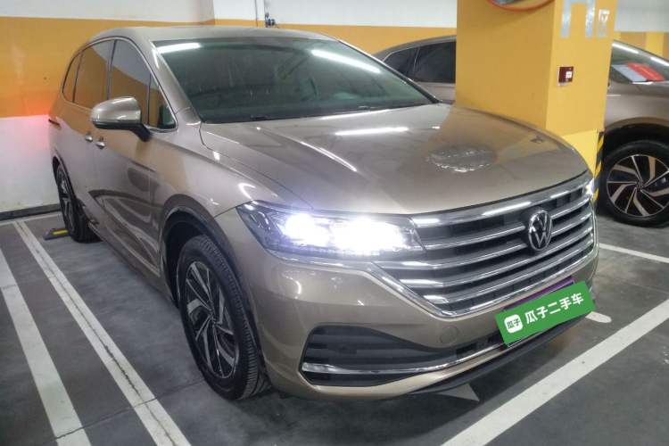 Used Volkswagen Viloran 2020 330TSI Luxury Edition Exterior 2