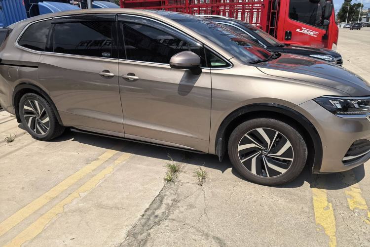 Used Volkswagen Viloran 2020 330TSI Luxury Edition Exterior 2