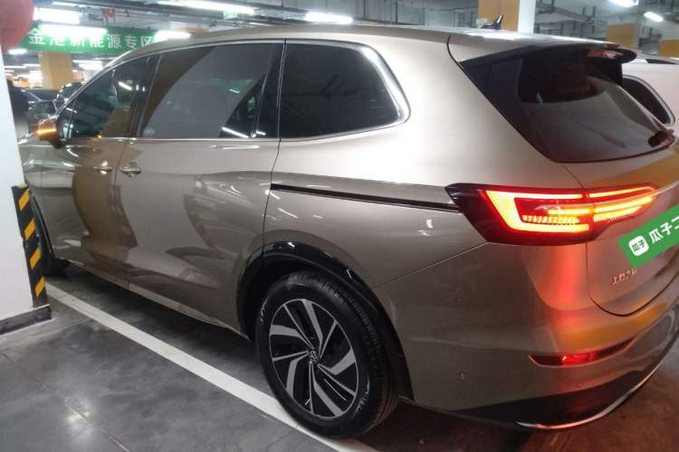 Used Volkswagen Viloran 2020 330TSI Luxury Edition Exterior 3