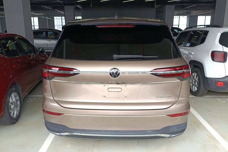 Used Volkswagen Viloran 2020 330TSI Business Edition Exterior 3