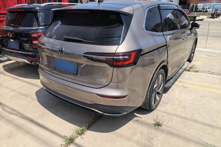 Used Volkswagen Viloran 2020 330TSI Luxury Edition Exterior 4
