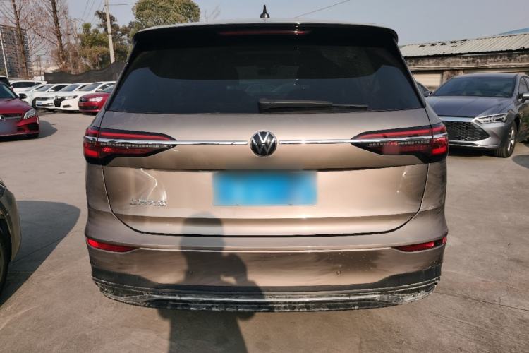 Used Volkswagen Viloran 2020 330TSI Business Edition Exterior 4