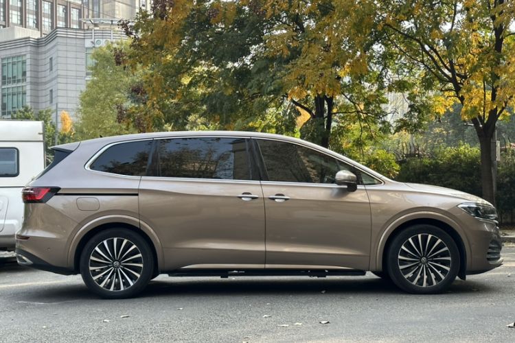 Used Volkswagen Viloran 2020 380TSI Prestige Edition Exterior 5