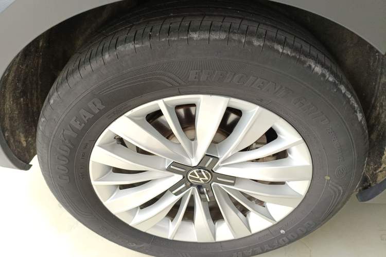 Used Volkswagen Viloran 2020 330TSI Business Edition Exterior 7