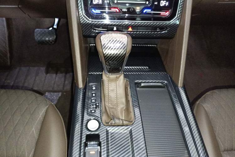 Used Volkswagen Viloran 2020 330TSI Business Edition Gear Lever