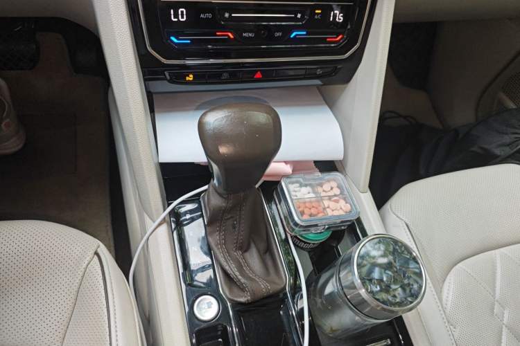 Used Volkswagen Viloran 2020 380TSI Prestige Edition Gear Lever