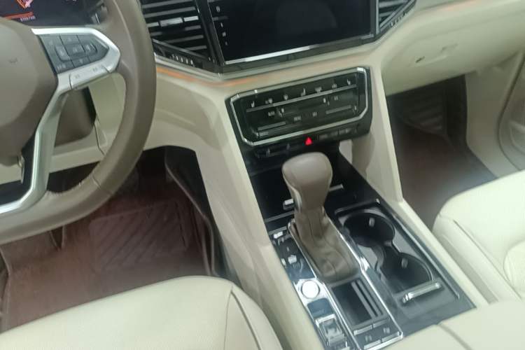 Used Volkswagen Viloran 2020 380TSI Prestige Edition Gear Lever