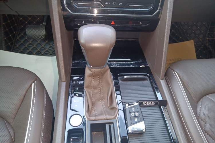 Used Volkswagen Viloran 2020 380TSI Prestige Edition Gear Lever