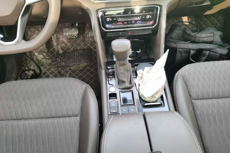 Used Volkswagen Viloran 2020 330TSI Business Edition Gear Lever