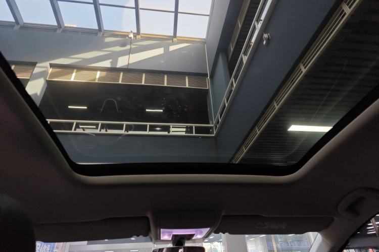 Used Volkswagen Viloran 2020 330TSI Luxury Edition Headliner
