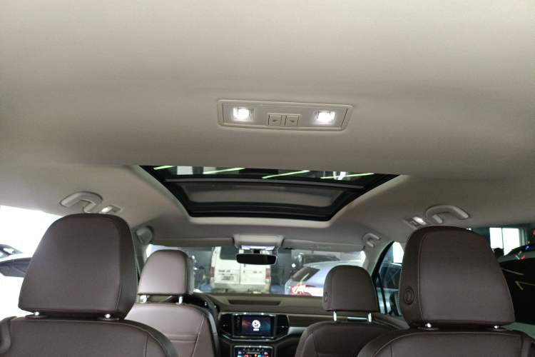 Used Volkswagen Viloran 2020 330TSI Business Edition Headliner