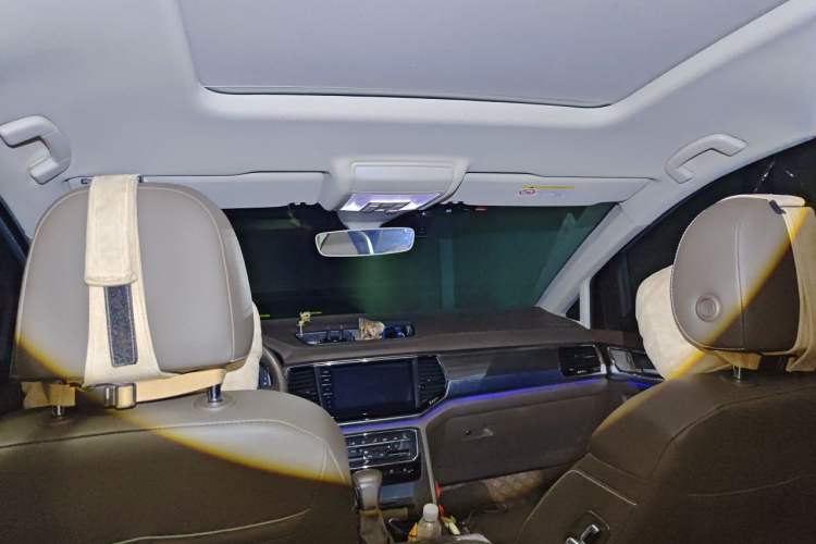 Used Volkswagen Viloran  Headliner