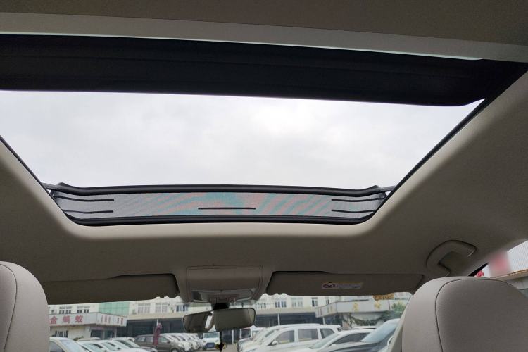 Used Volkswagen Viloran 2020 330TSI Luxury Edition Headliner