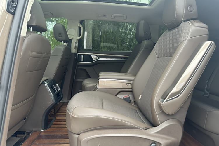 Used Volkswagen Viloran 2020 330TSI Business Edition Interior 10