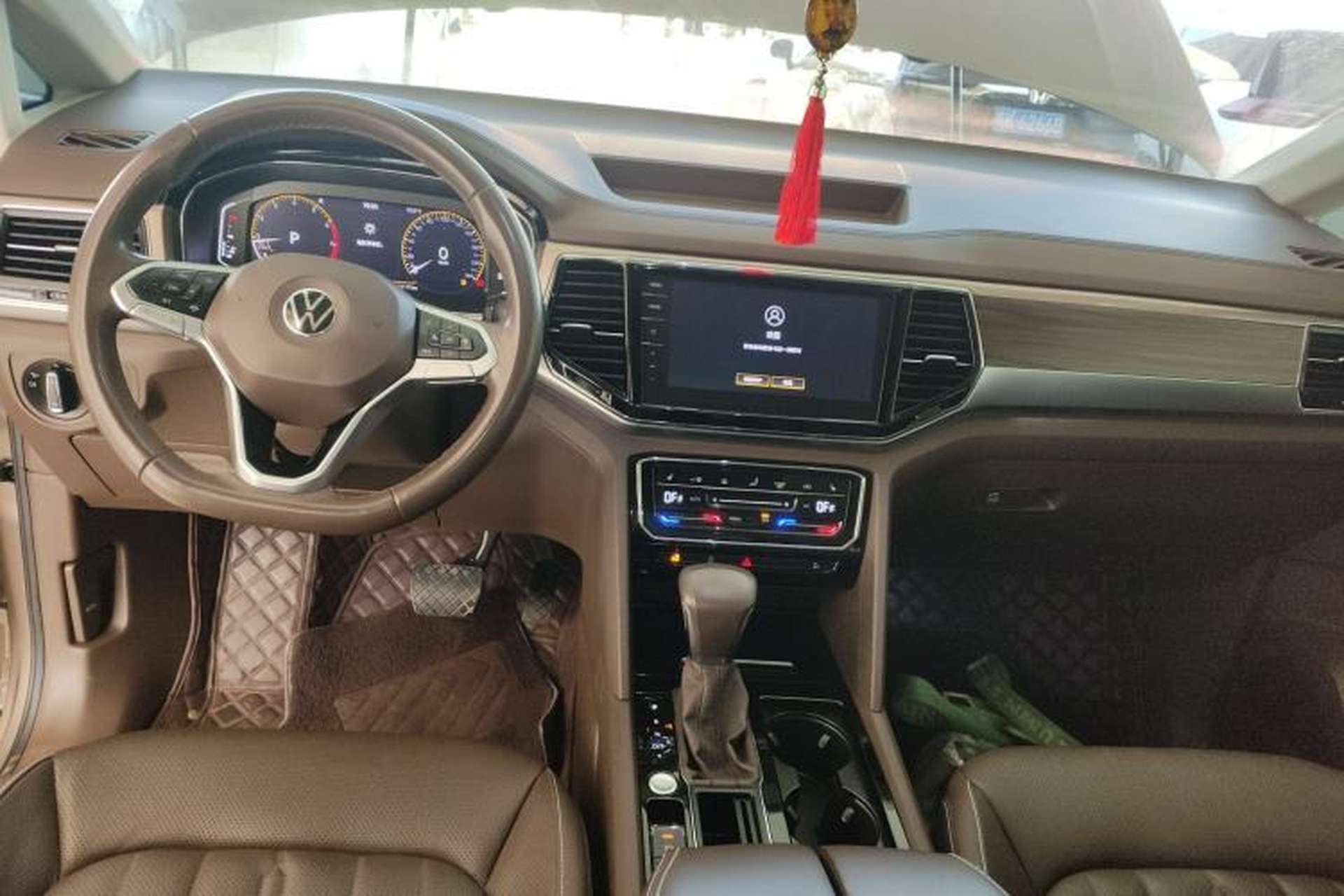 Used Volkswagen Viloran 2020 330TSI Luxury Edition Interior 2