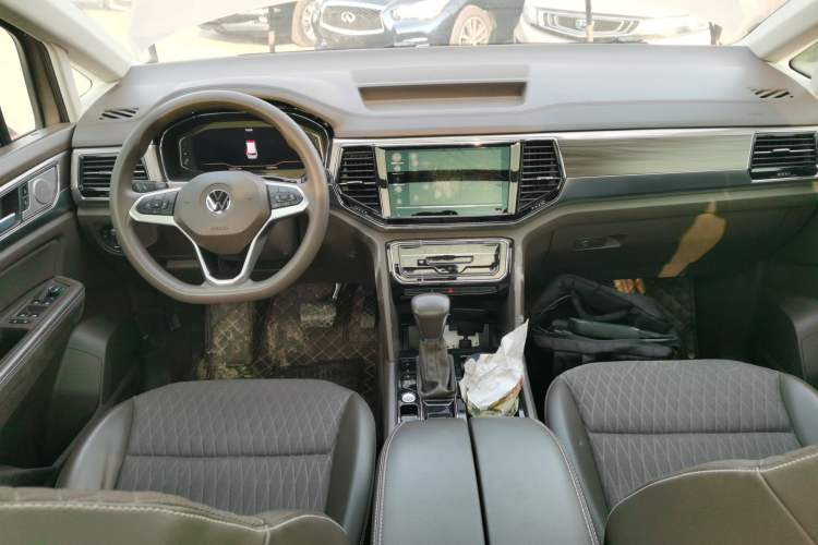 Used Volkswagen Viloran 2020 330TSI Business Edition Interior 2