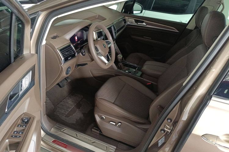 Used Volkswagen Viloran 2020 330TSI Business Edition Interior 3