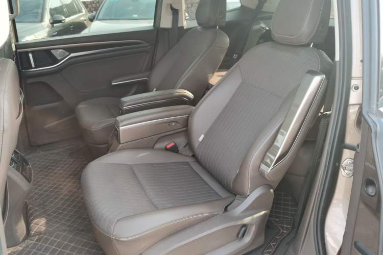 Used Volkswagen Viloran 2020 330TSI Business Edition Interior 4