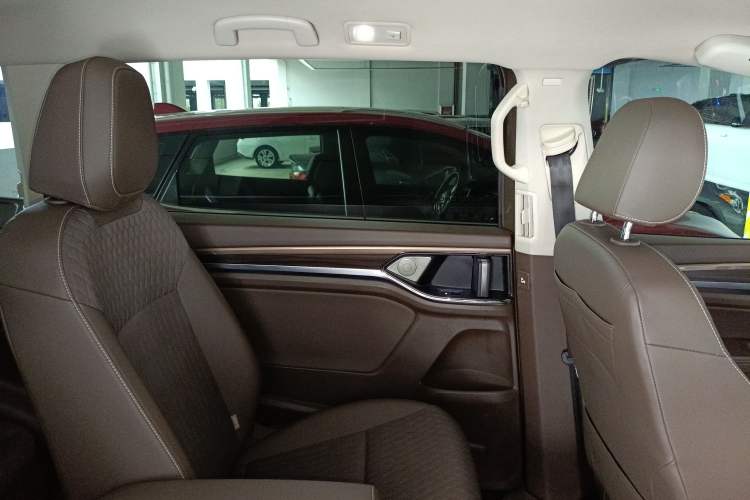 Used Volkswagen Viloran 2020 330TSI Business Edition Interior 8