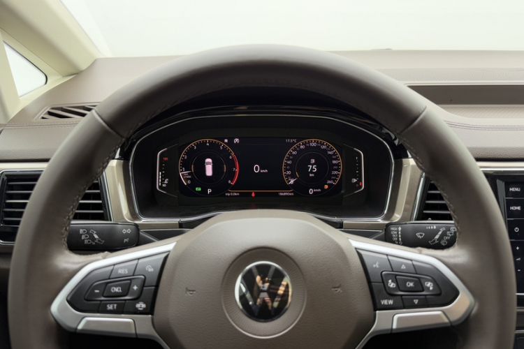 Used Volkswagen Viloran 2020 330TSI Luxury Edition Interior 8