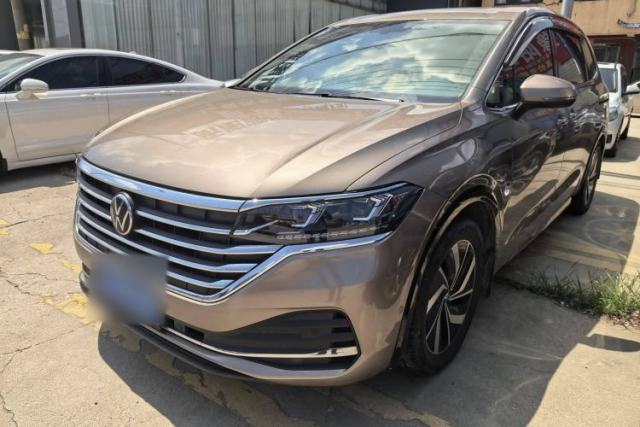 Ojetý Volkswagen Viloran 2020 330TSI Luxury Edition