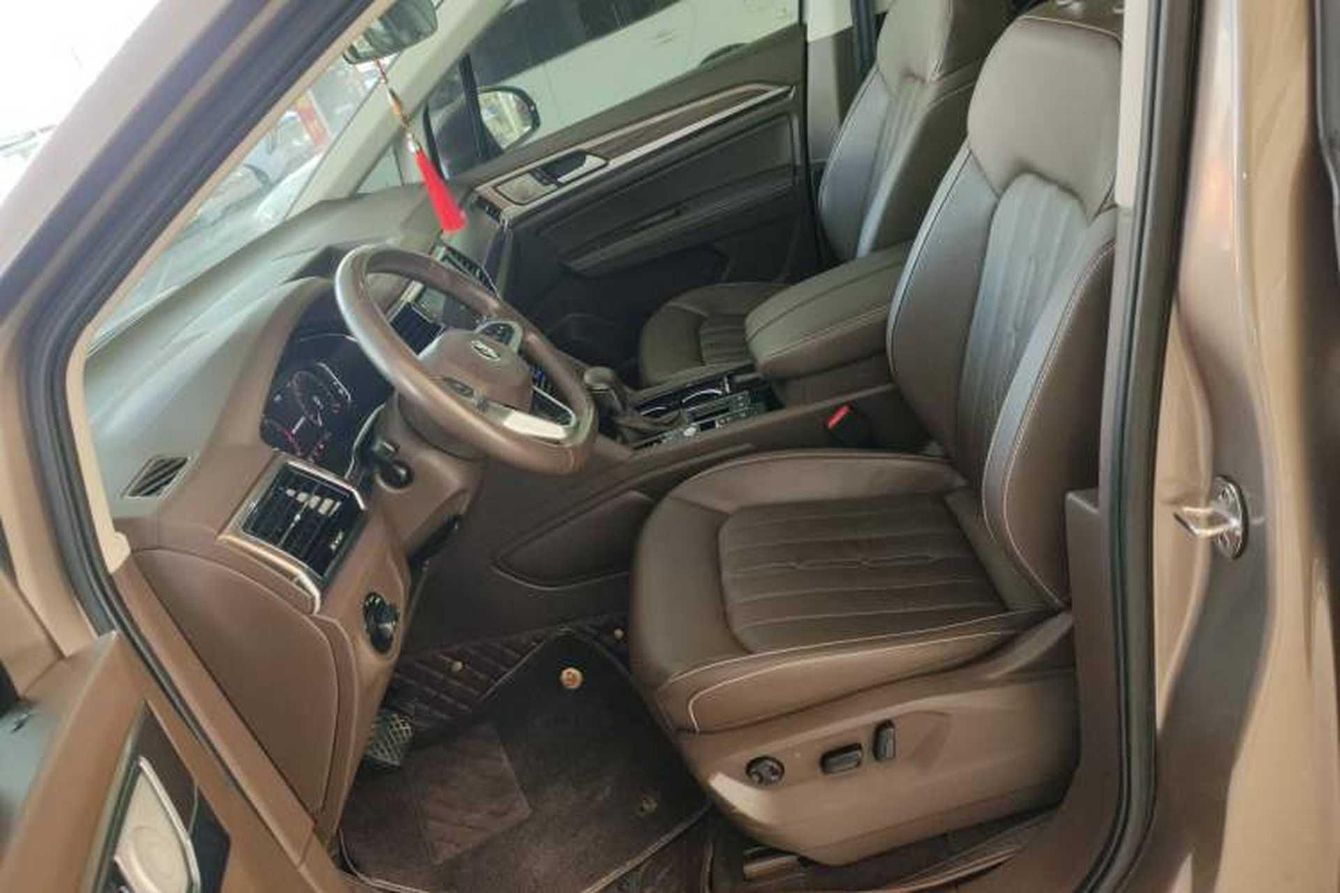 Used Volkswagen Viloran 2020 330TSI Luxury Edition Left Front Seat
