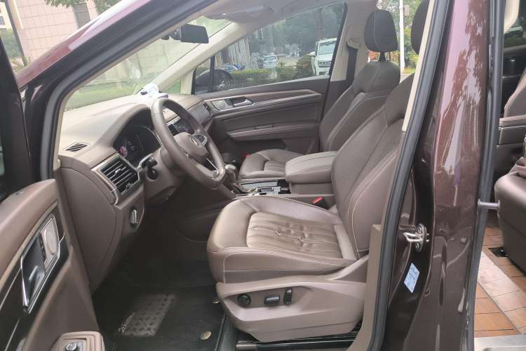 Used Volkswagen Viloran 2020 330TSI Luxury Edition Left Front Seat