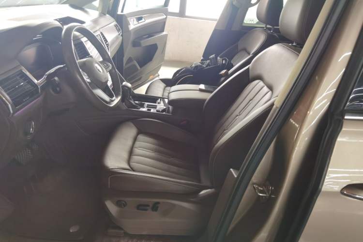 Used Volkswagen Viloran 2020 330TSI Luxury Edition Left Front Seat