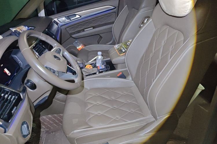 Used Volkswagen Viloran  Left Front Seat
