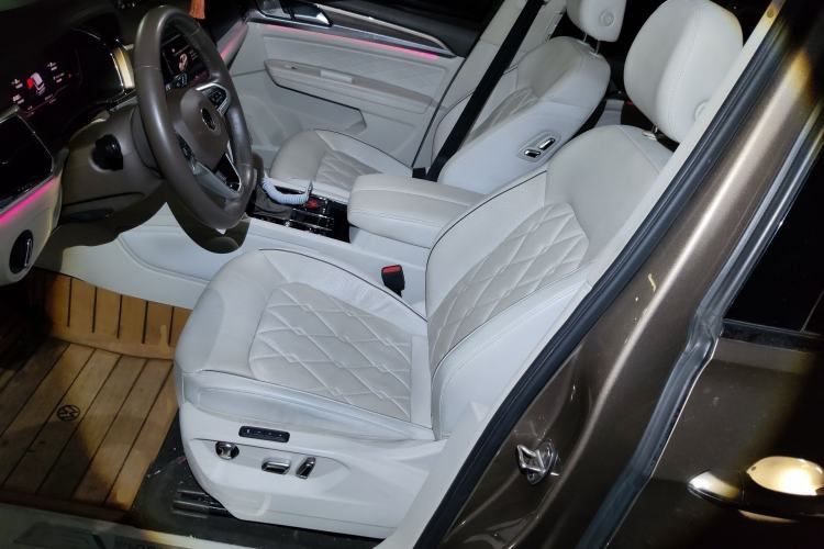 Used Volkswagen Viloran 2020 380TSI Prestige Edition Left Front Seat