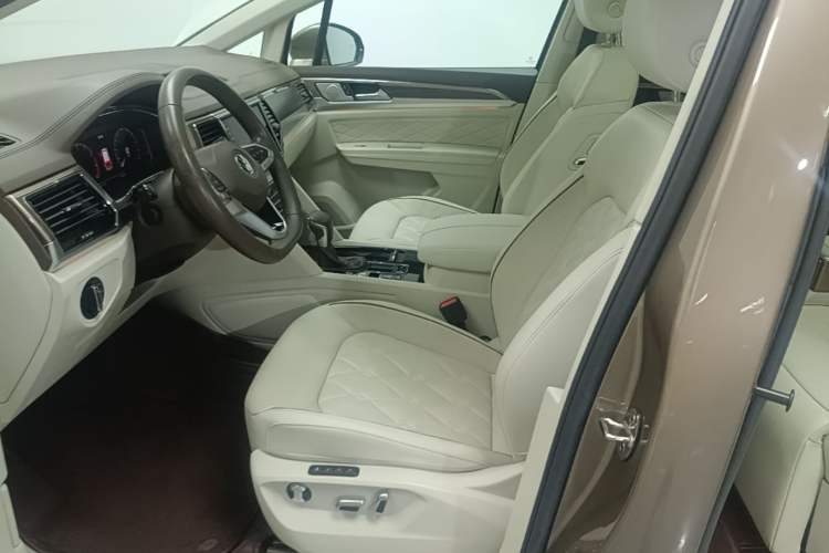 Used Volkswagen Viloran 2020 380TSI Prestige Edition Left Front Seat