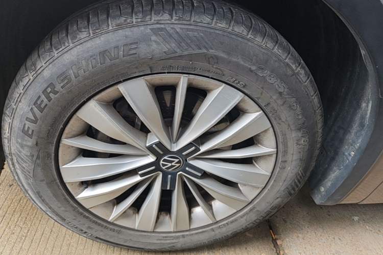Used Volkswagen Viloran 2020 330TSI Business Edition Left Front Wheel Hub