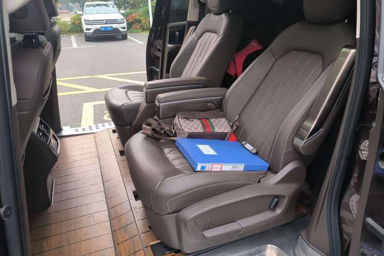 Used Volkswagen Viloran 2020 330TSI Luxury Edition Left Rear Seat