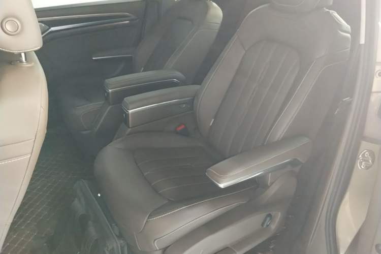 Used Volkswagen Viloran 2020 330TSI Business Edition Left Rear Seat