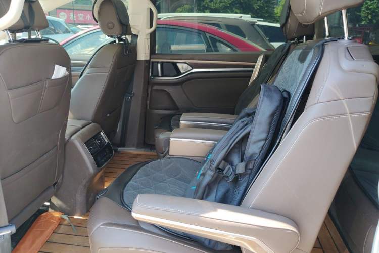 Used Volkswagen Viloran 2020 330TSI Luxury Edition Left Rear Seat