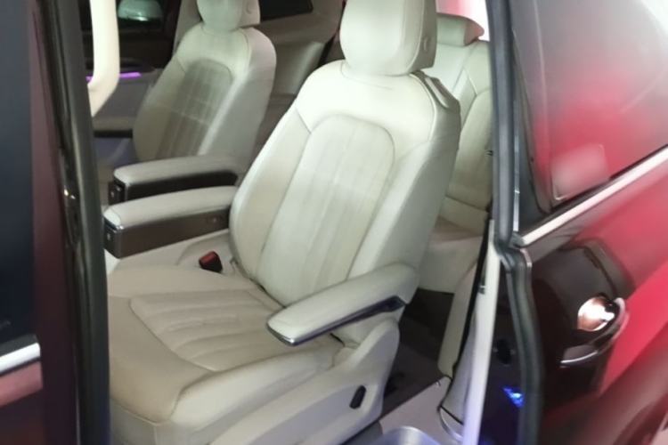 Used Volkswagen Viloran 2020 330TSI Luxury Edition Left Rear Seat
