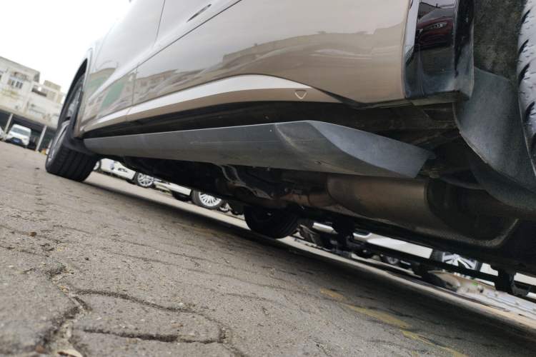 Used Volkswagen Viloran 2020 330TSI Luxury Edition Left Side Sill