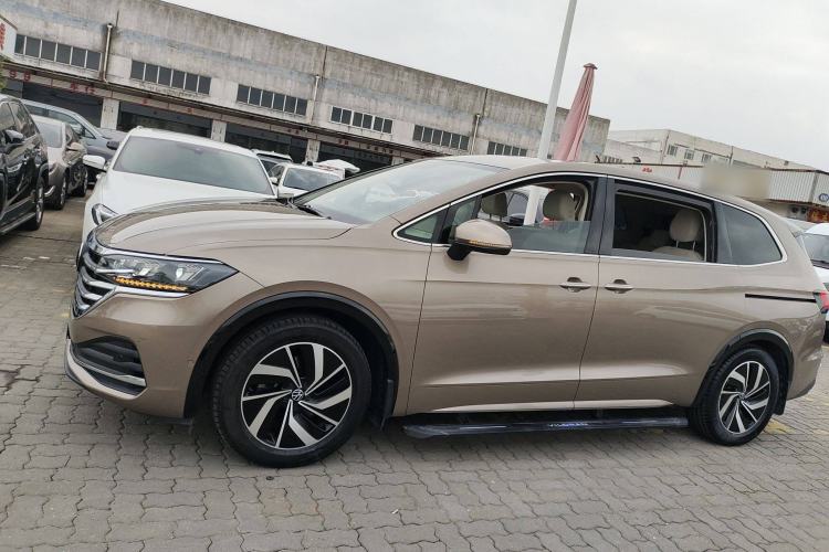 Used Volkswagen Viloran 2020 330TSI Luxury Edition Left Side
