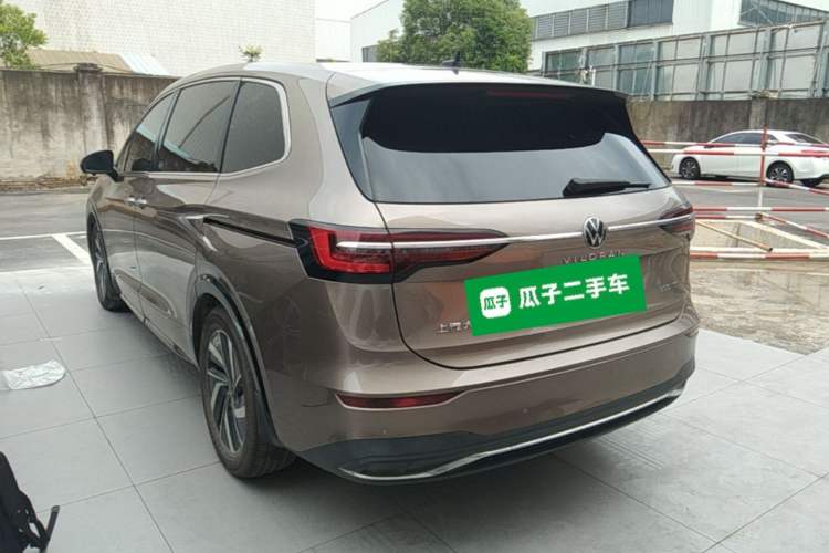 Used Volkswagen Viloran 2020 330TSI Luxury Edition Rear Left 45 Deg