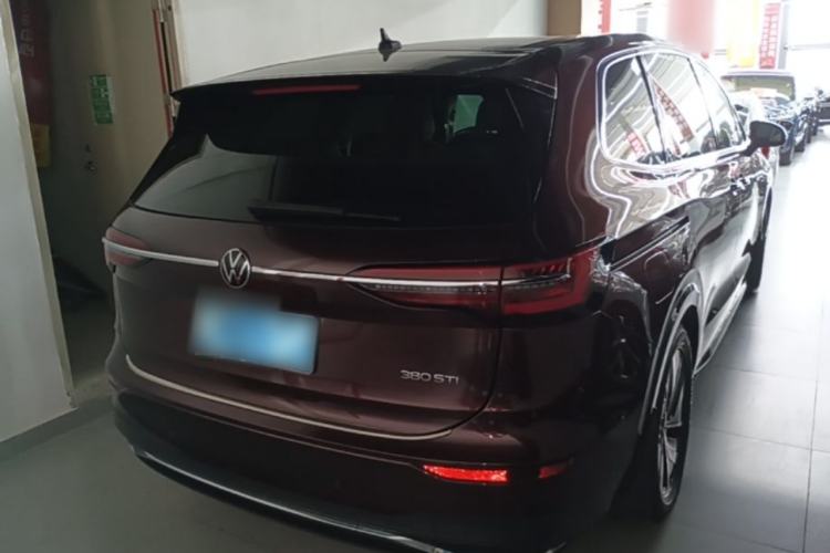 Used Volkswagen Viloran 2020 330TSI Luxury Edition Rear Right 45 Deg