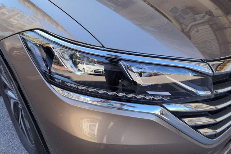 Used Volkswagen Viloran 2020 330TSI Luxury Edition Right Front Headlight