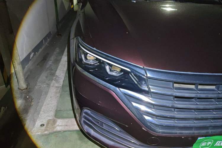 Used Volkswagen Viloran  Right Front Headlight