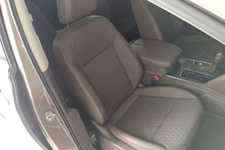 Used Volkswagen Viloran 2020 330TSI Business Edition Right Front Seat