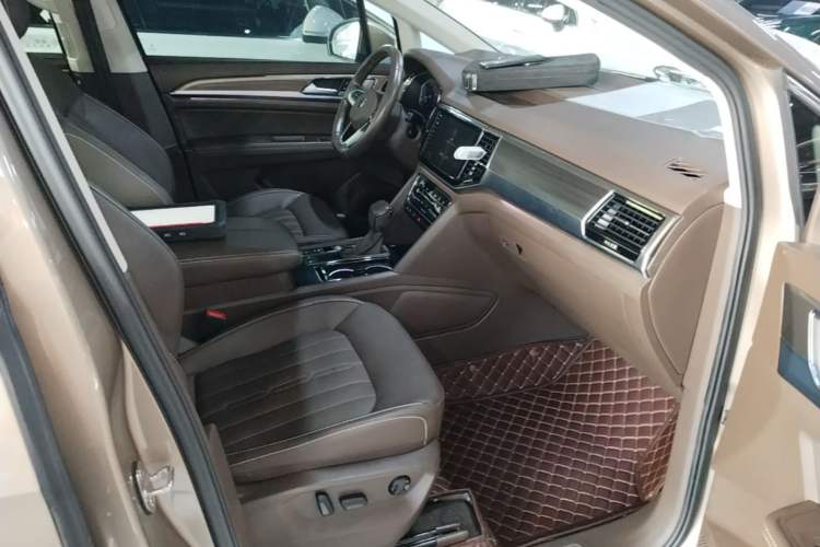 Used Volkswagen Viloran 2020 330TSI Business Edition Right Front Seat
