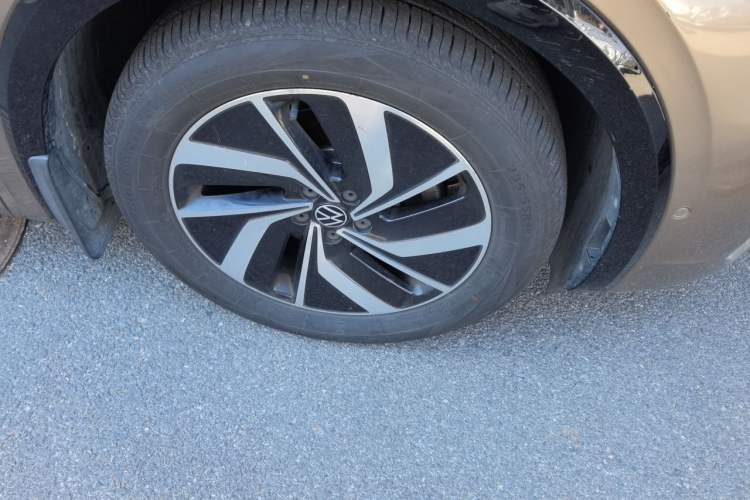 Used Volkswagen Viloran 2020 330TSI Luxury Edition Right Front Wheel Hub