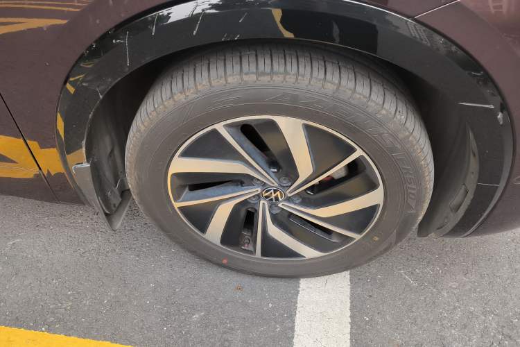 Used Volkswagen Viloran 2020 330TSI Luxury Edition Right Front Wheel Hub
