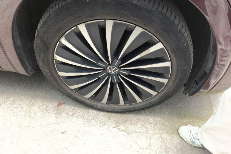 Used Volkswagen Viloran 2020 380TSI Flagship Edition Right Front Wheel Hub