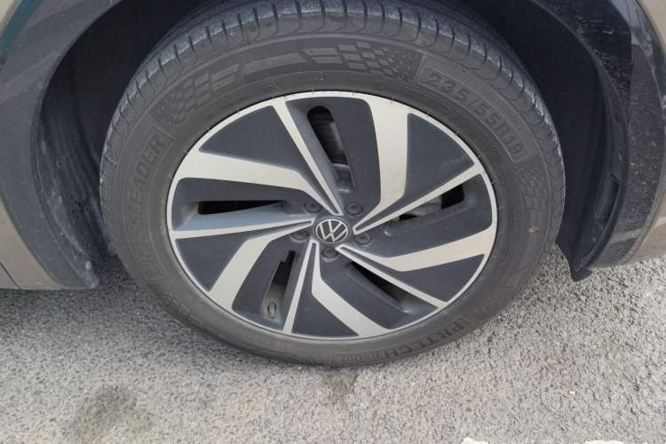 Used Volkswagen Viloran 2020 330TSI Luxury Edition Right Front Wheel Hub