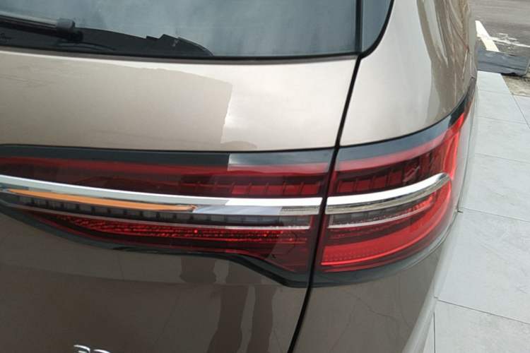 Used Volkswagen Viloran 2020 330TSI Luxury Edition Right Rear Taillight